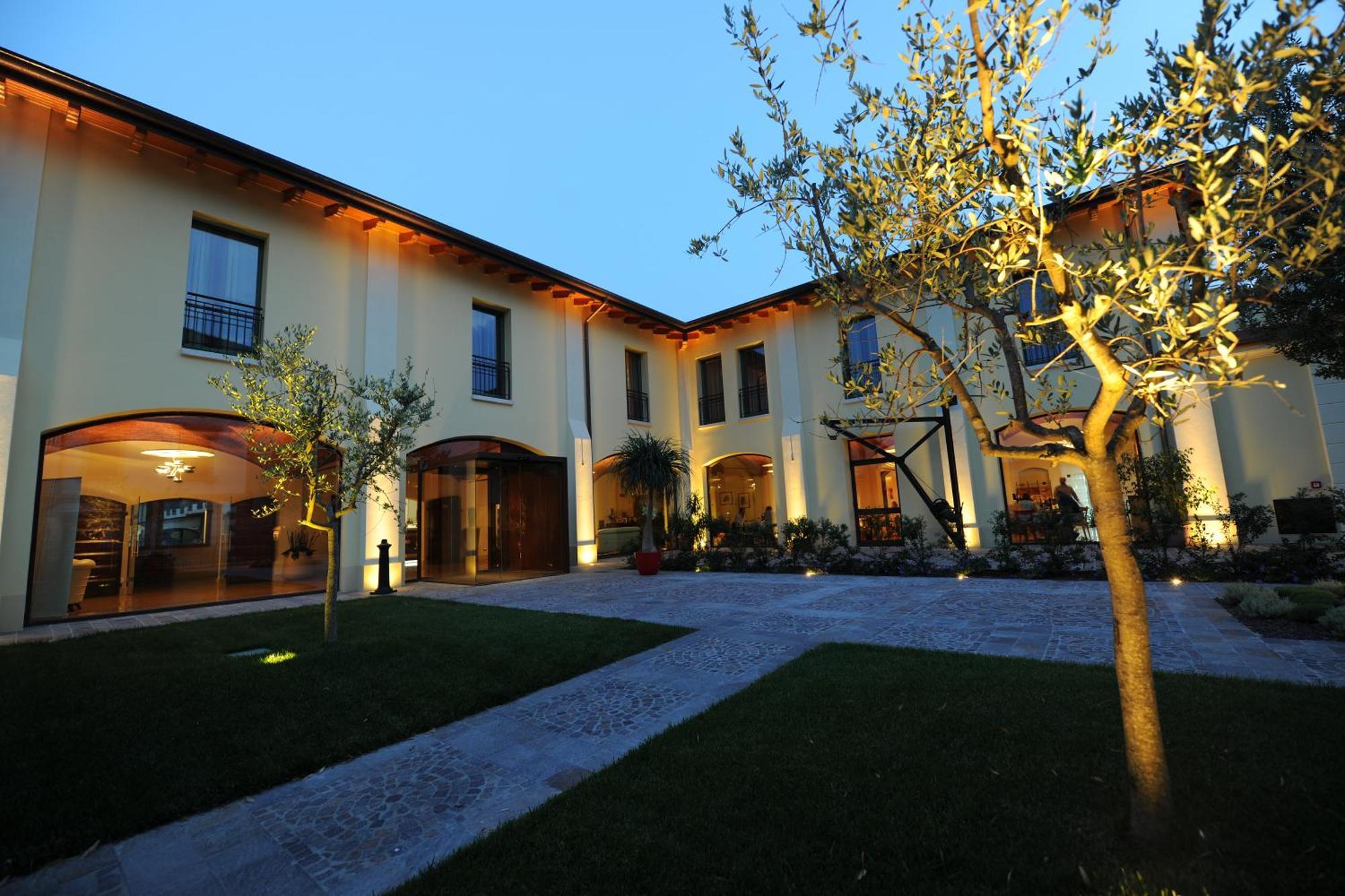 The Ziba Hotel&spa