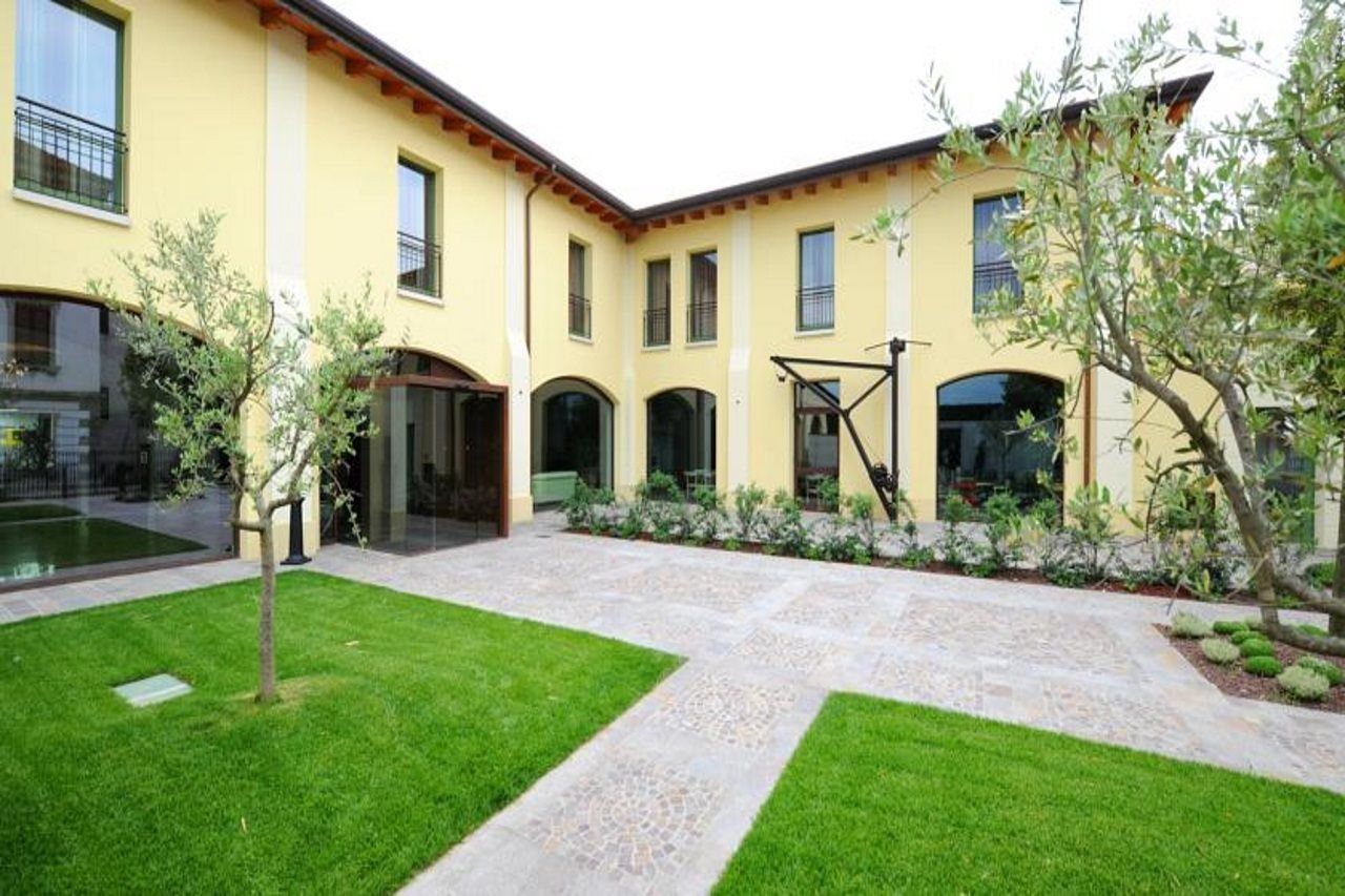 The Ziba & 4* Peschiera del Garda