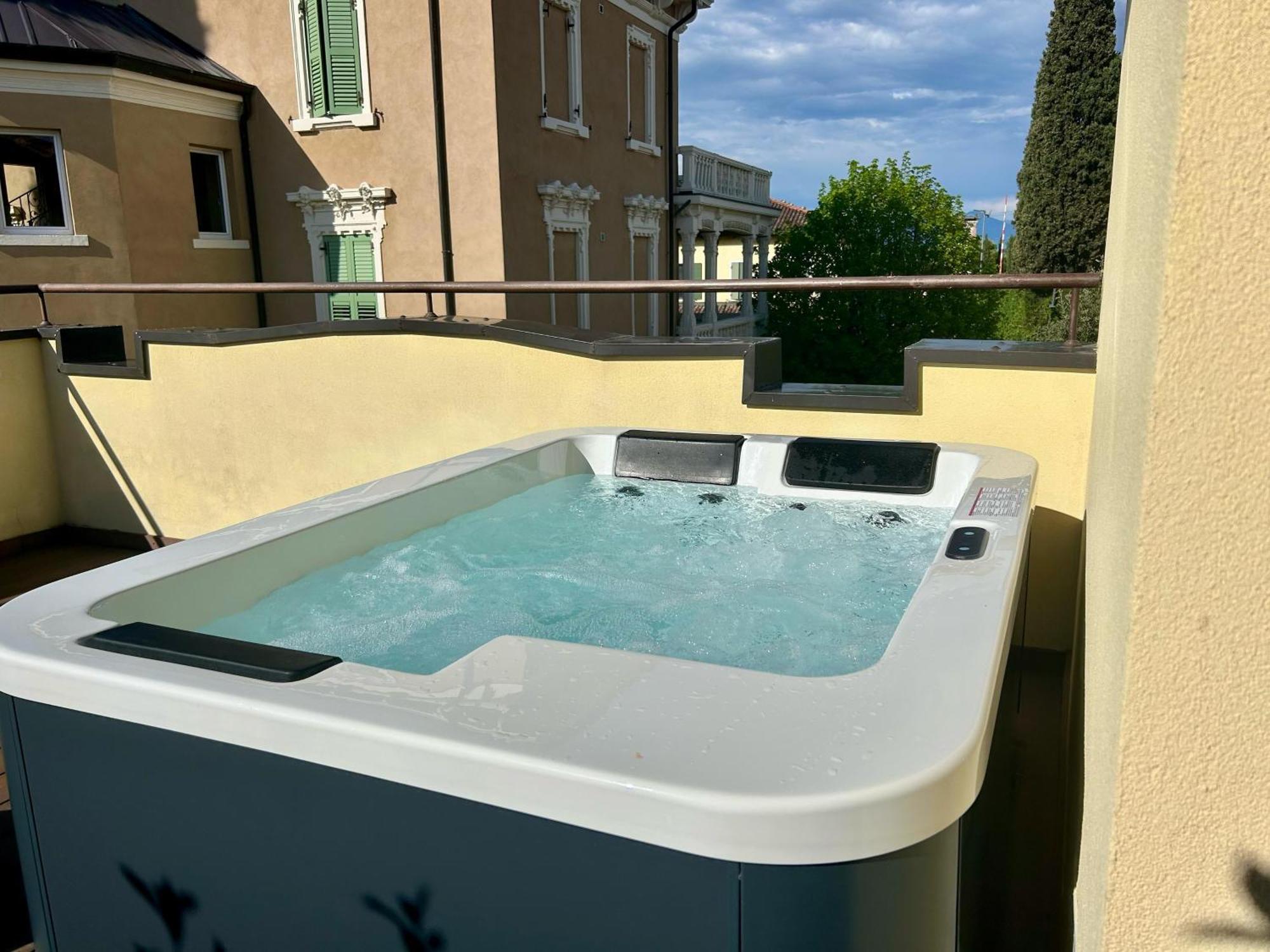 The Ziba & Peschiera del Garda